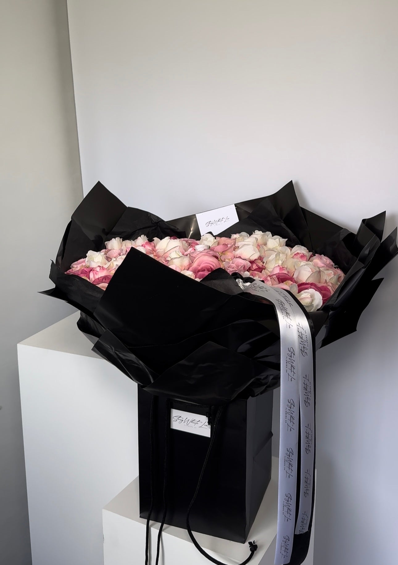 150 Pink & White Rosa